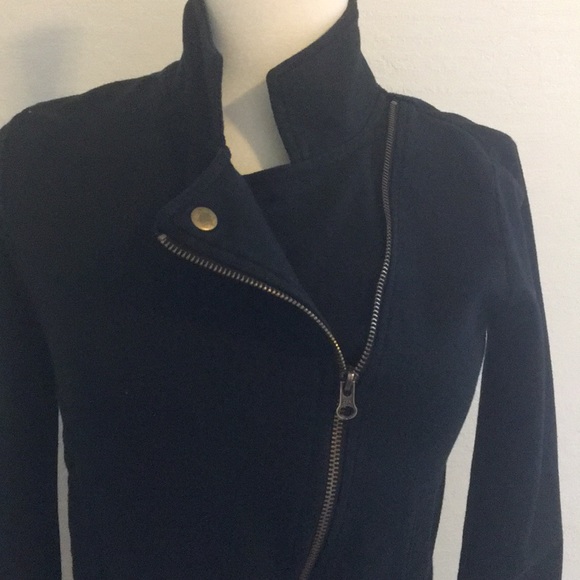 black jacket - Picture 2 of 3